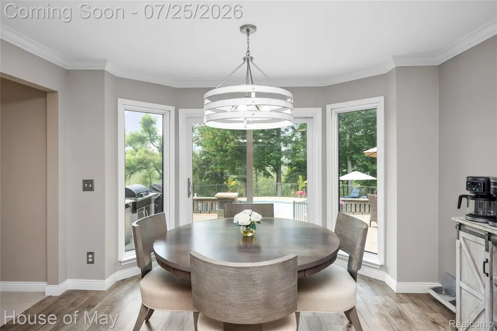 2082 Sandlewood Drive White Lake Charter Township MI 48383