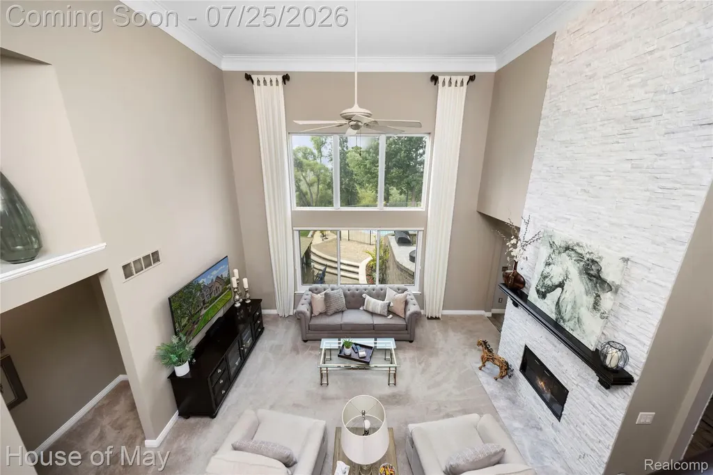 2082 Sandlewood Drive White Lake Charter Township MI 48383