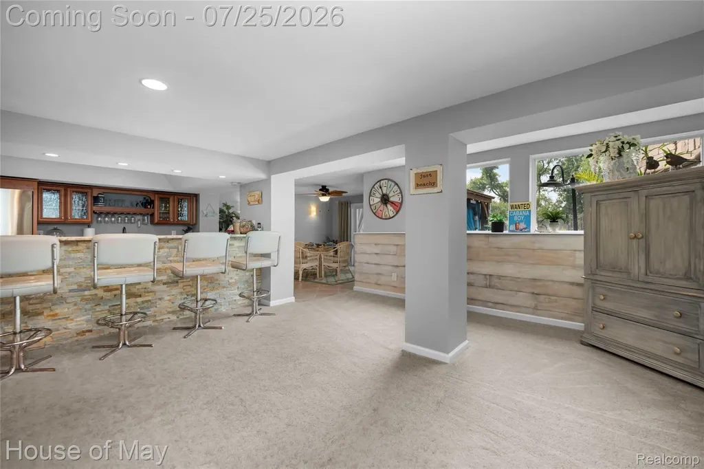 2082 Sandlewood Drive White Lake Charter Township MI 48383
