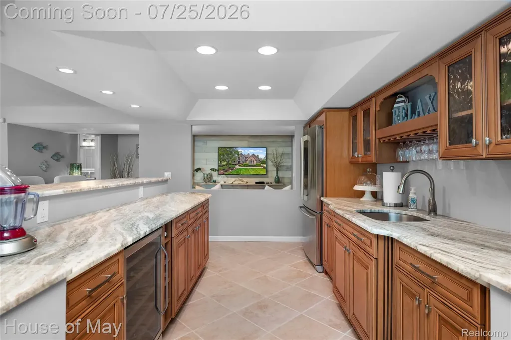 2082 Sandlewood Drive White Lake Charter Township MI 48383