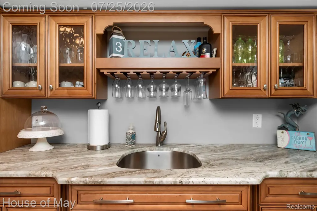 2082 Sandlewood Drive White Lake Charter Township MI 48383