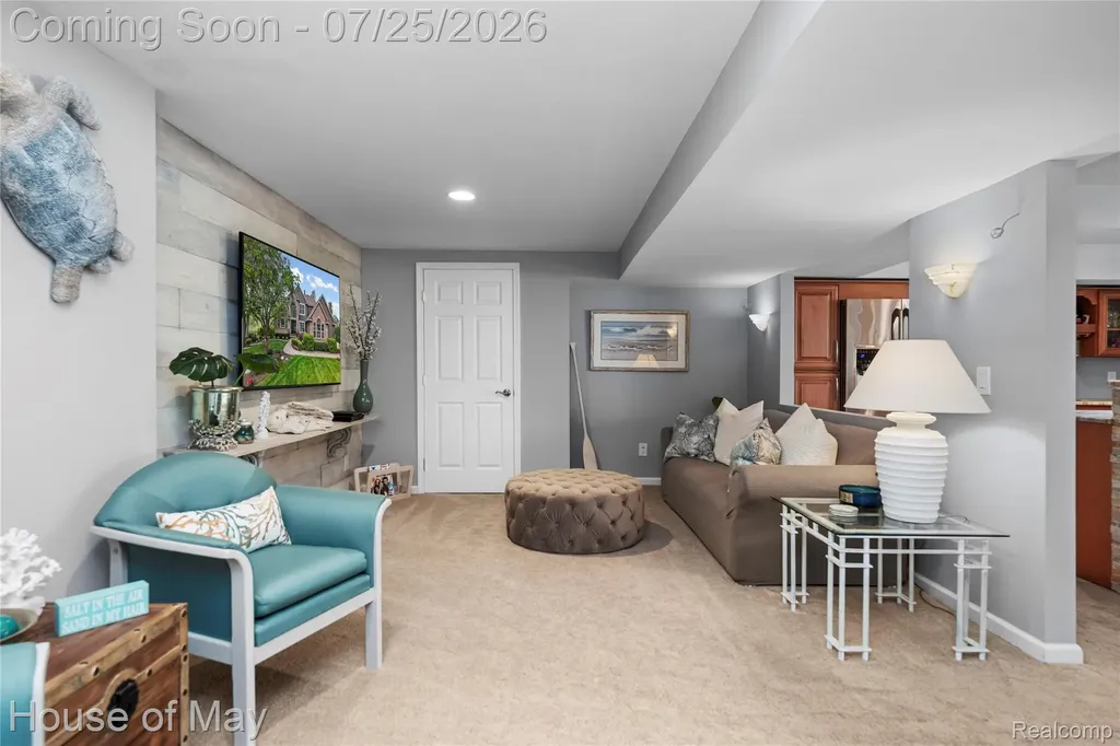 2082 Sandlewood Drive White Lake Charter Township MI 48383