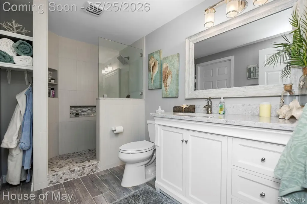 2082 Sandlewood Drive White Lake Charter Township MI 48383