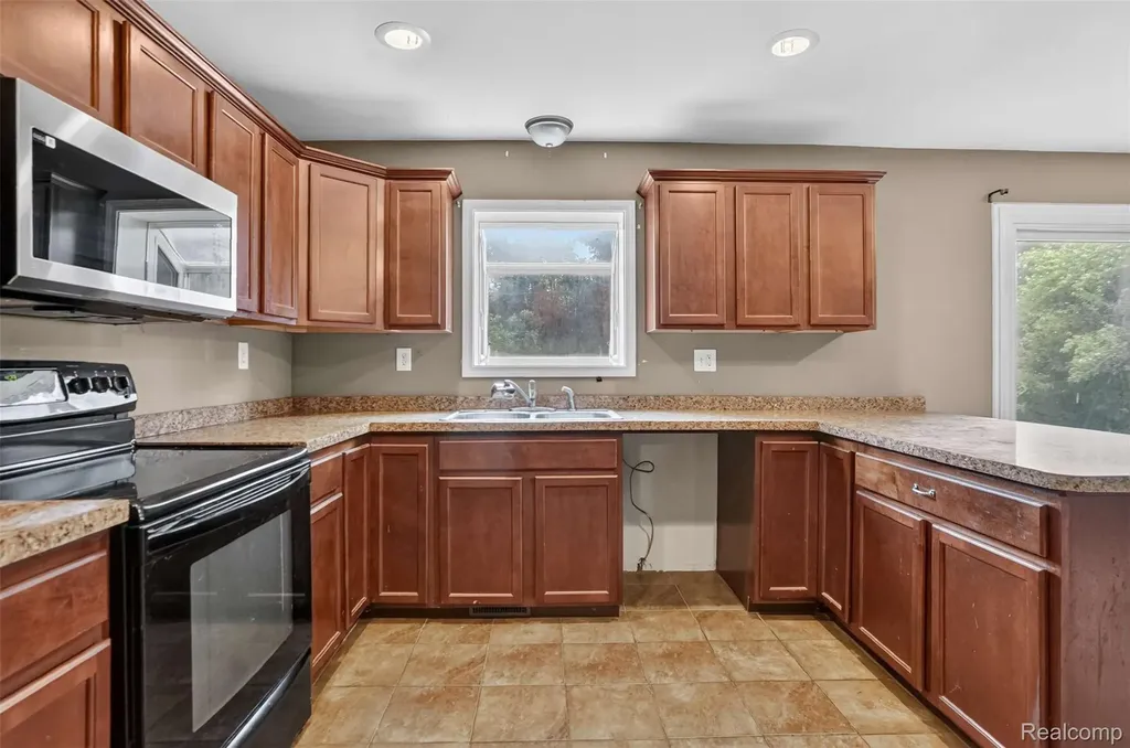 4719 Rosedale Court Independence Charter Township MI 48348
