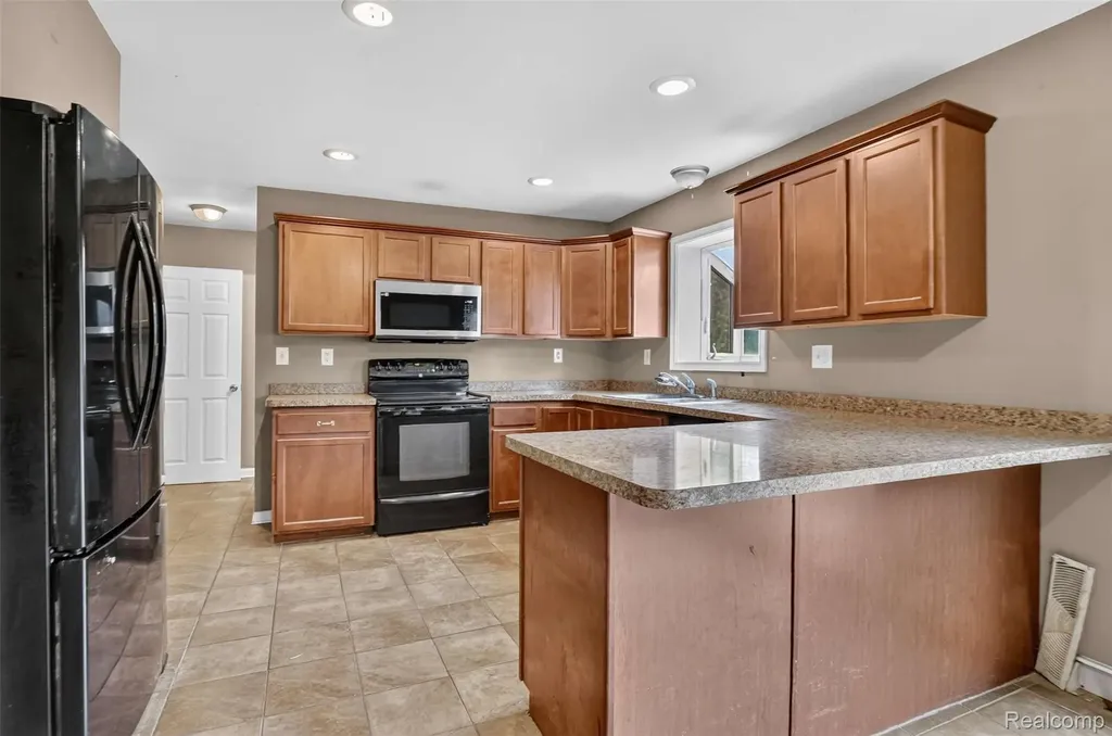 4719 Rosedale Court Independence Charter Township MI 48348