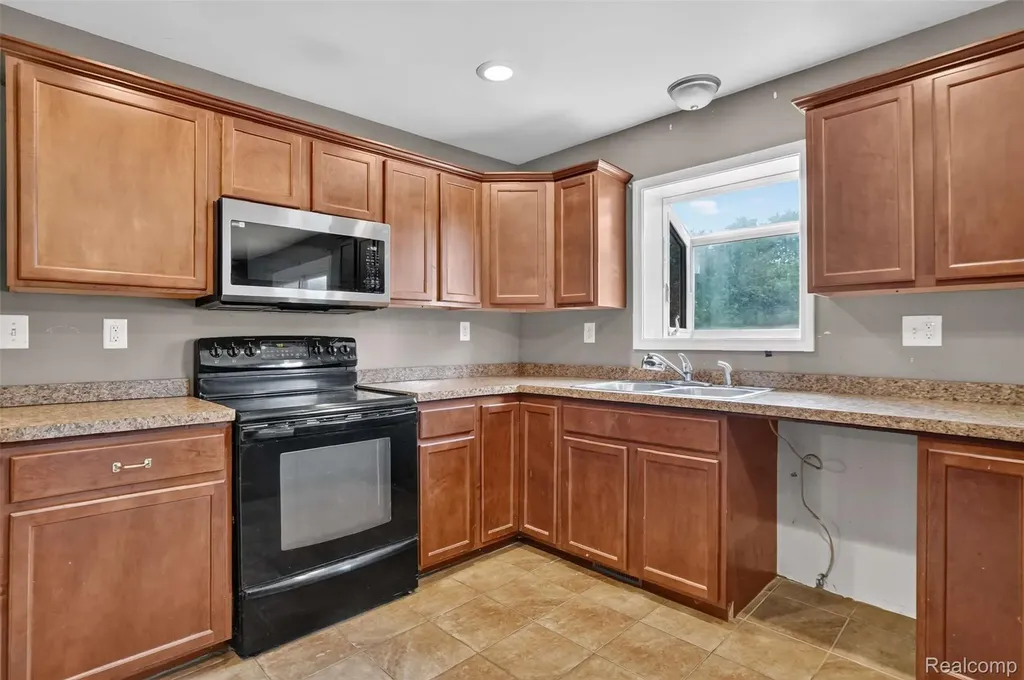 4719 Rosedale Court Independence Charter Township MI 48348
