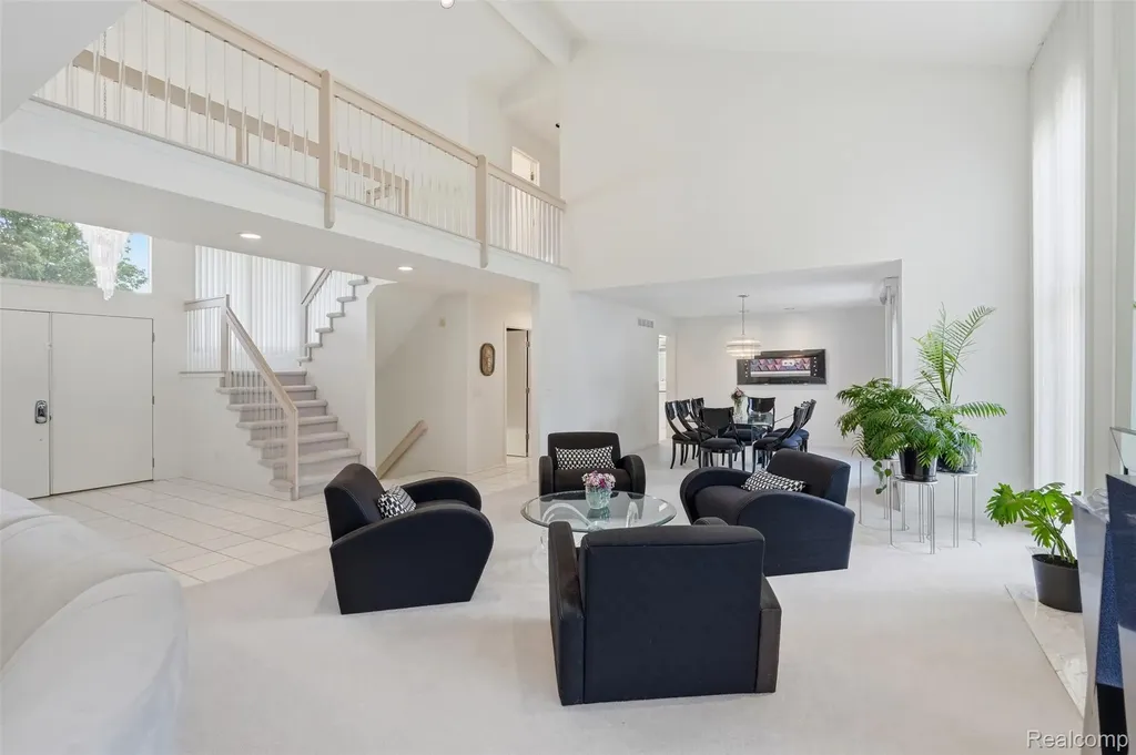 39044 Wilton Court Farmington Hills City MI 48331