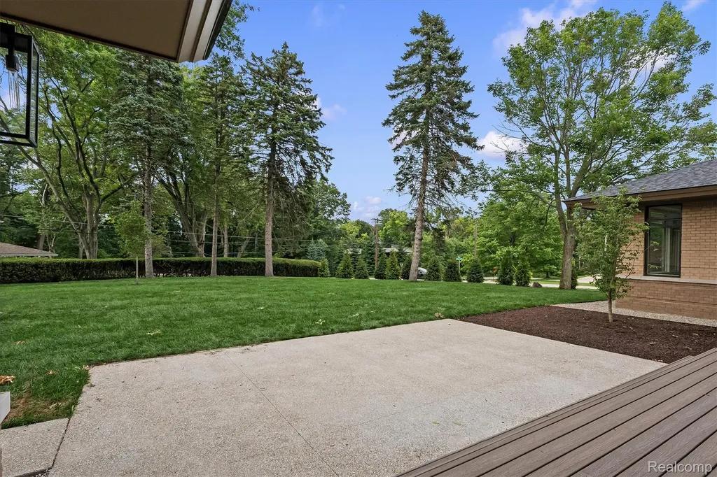 1465 Sodon Lake Drive Bloomfield Hills City MI 48302