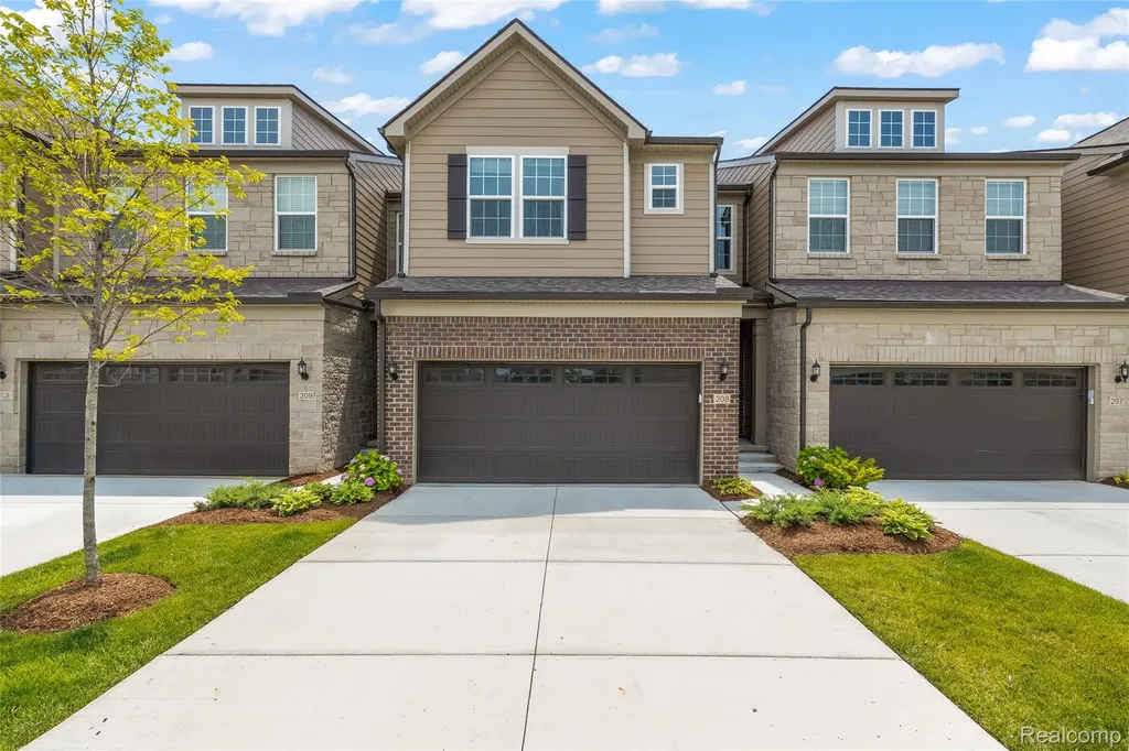 208 Addison Circle Commerce Charter Township MI 48390