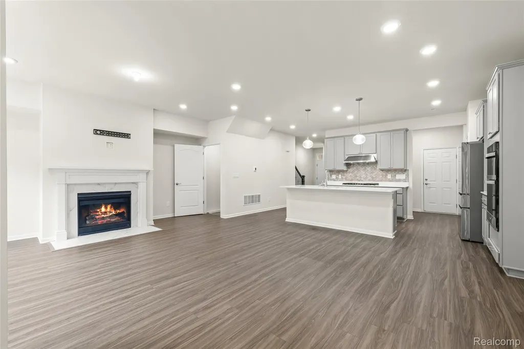 208 Addison Circle Commerce Charter Township MI 48390