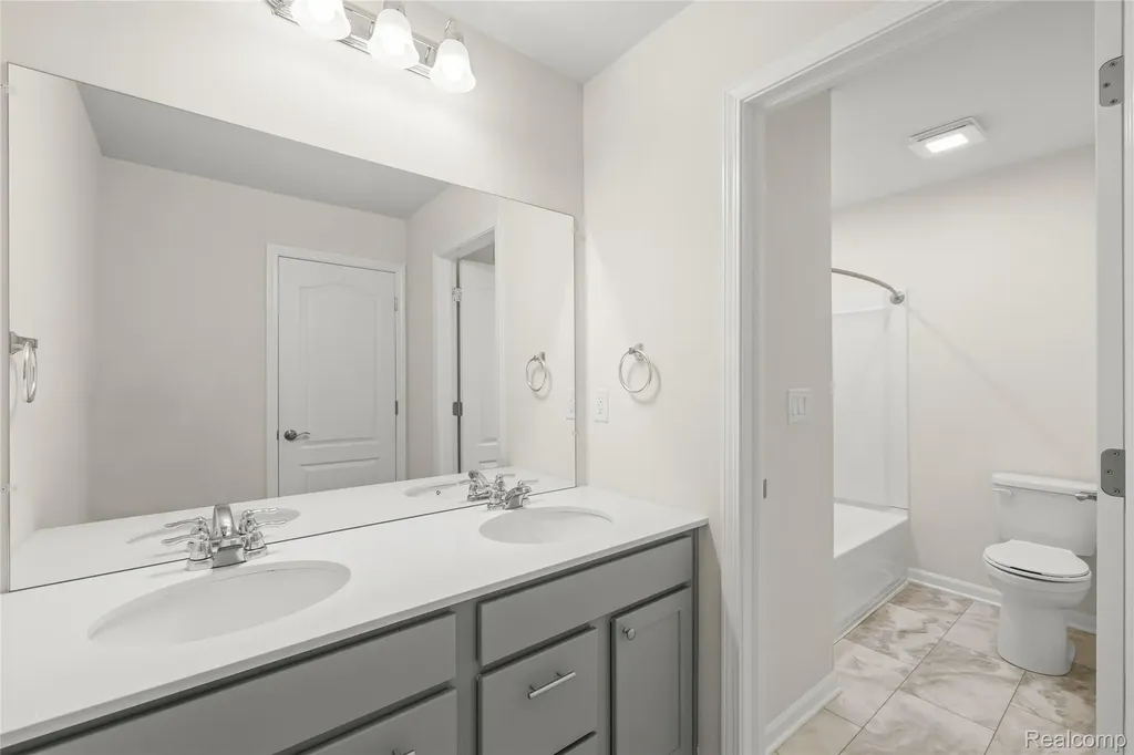 208 Addison Circle Commerce Charter Township MI 48390