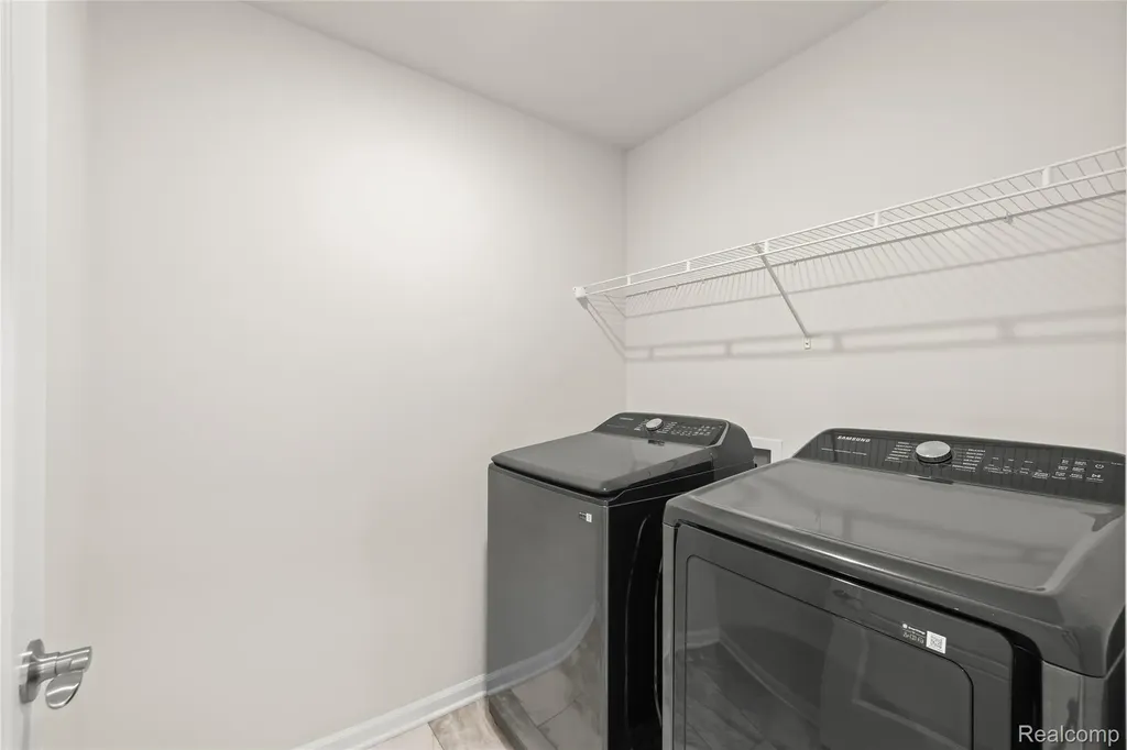 208 Addison Circle Commerce Charter Township MI 48390