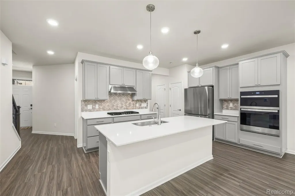 208 Addison Circle Commerce Charter Township MI 48390