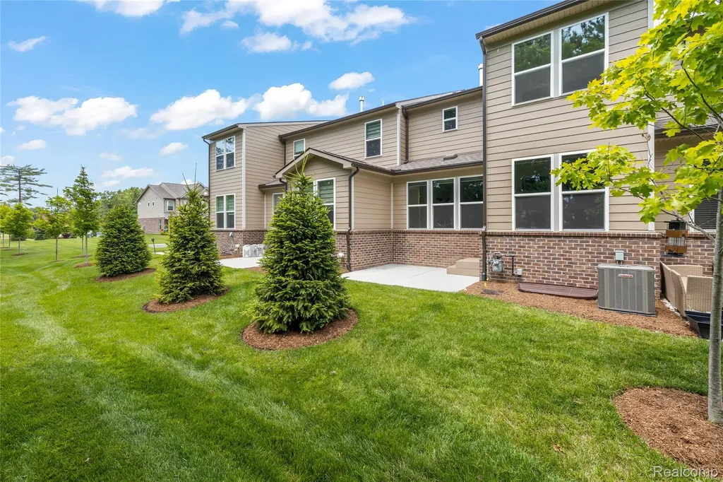 208 Addison Circle Commerce Charter Township MI 48390
