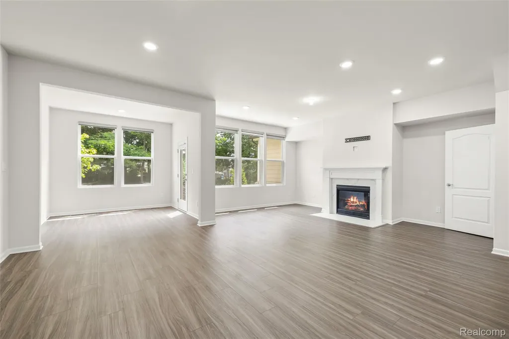 208 Addison Circle Commerce Charter Township MI 48390