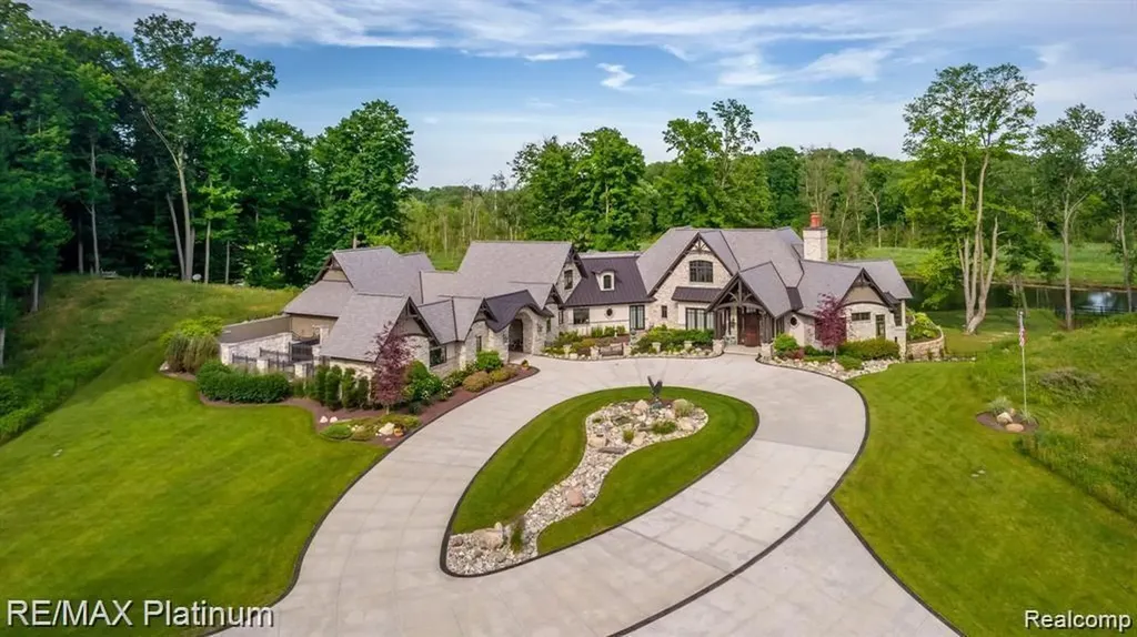 1286 Gray Fox Court Howell City MI 48843