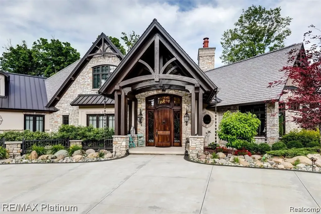 1286 Gray Fox Court Howell City MI 48843