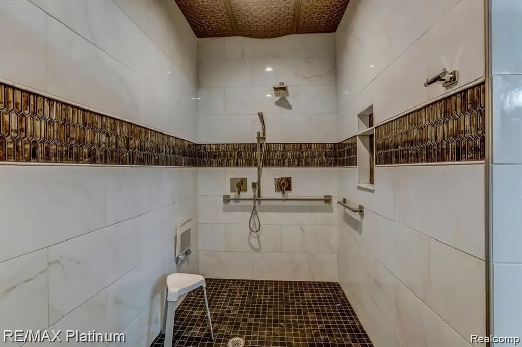 1286 Gray Fox Court Howell City MI 48843