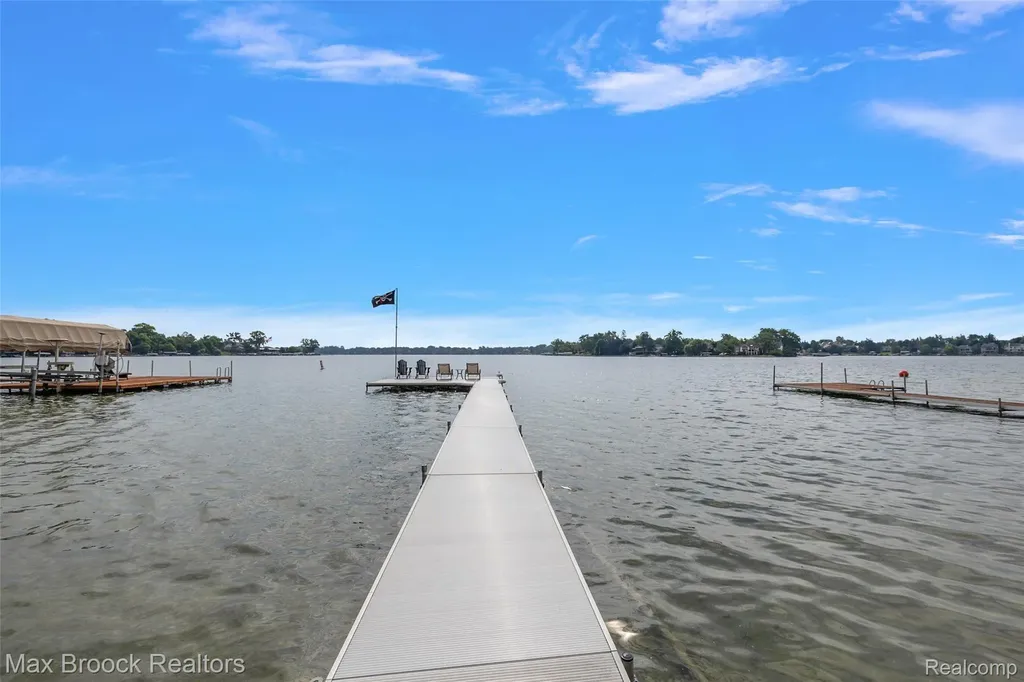 3642 Orchard Lake Road West Bloomfield Charter Township MI 48324