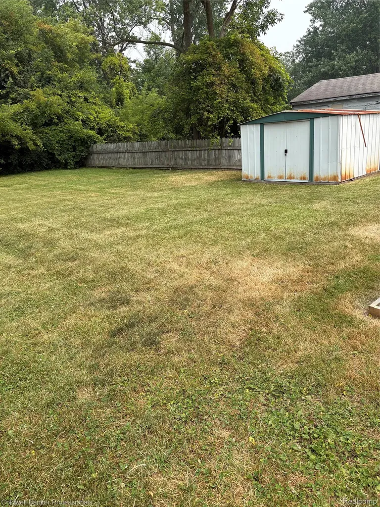 2327 Wildwood Circle Drive Grand Blanc Charter Township MI 48439