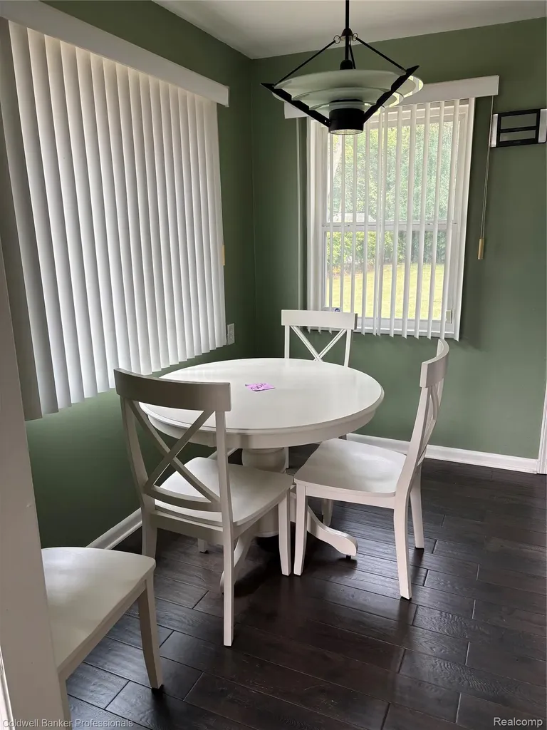 2327 Wildwood Circle Drive Grand Blanc Charter Township MI 48439