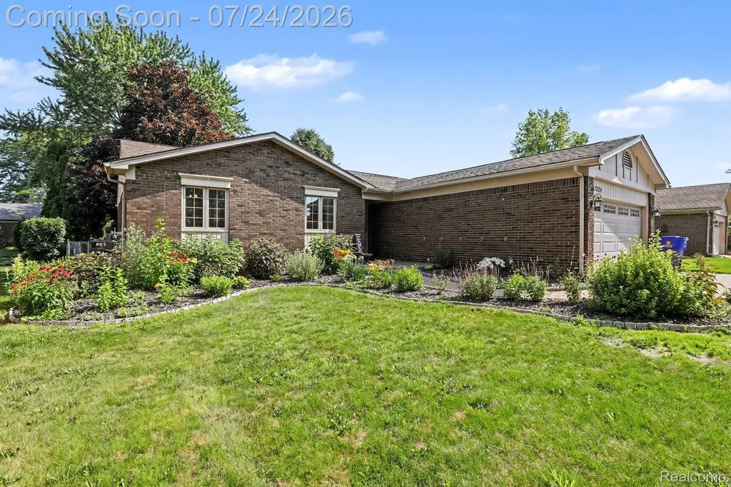 47324 Blossom Lane Macomb Township MI 48044