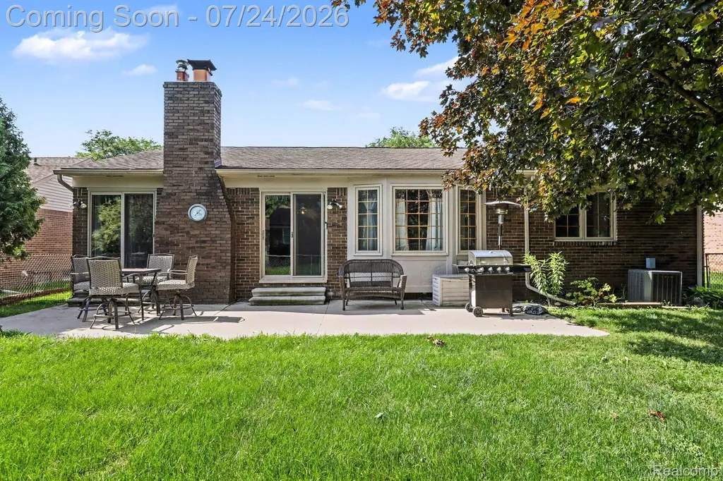 47324 Blossom Lane Macomb Township MI 48044