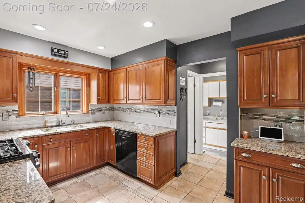 47324 Blossom Lane Macomb Township MI 48044