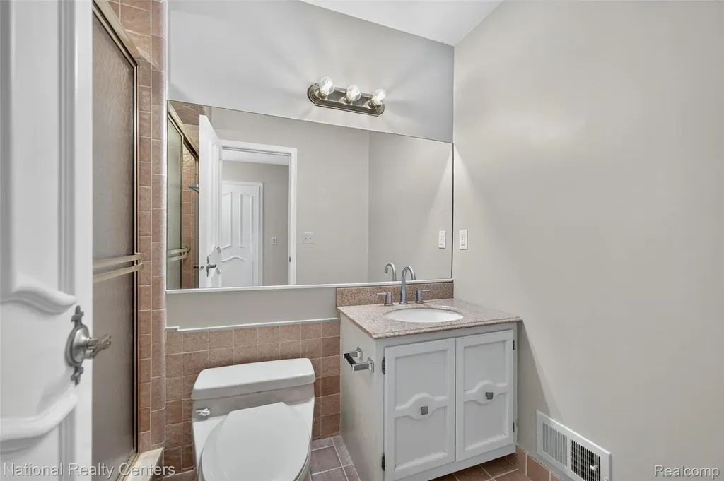 22045 Shore Pointe Lane St. Clair Shores City MI 48080