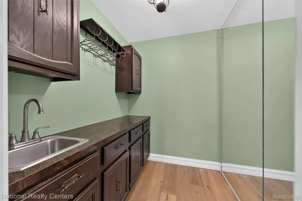 22045 Shore Pointe Lane St. Clair Shores City MI 48080