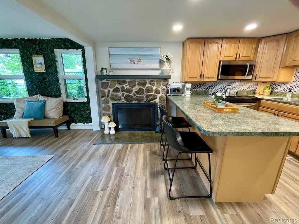 2076 Gray Park Drive Oregon Township MI 48446