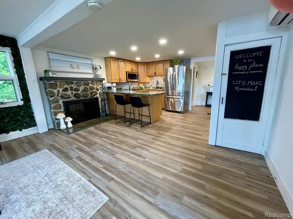 2076 Gray Park Drive Oregon Township MI 48446