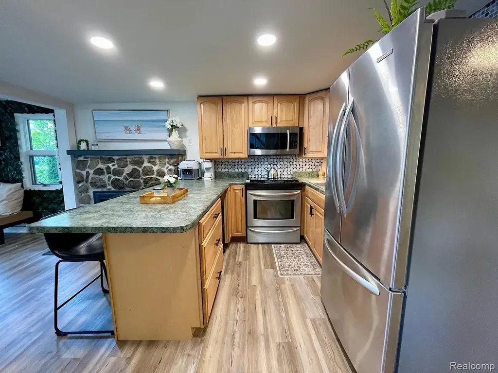 2076 Gray Park Drive Oregon Township MI 48446