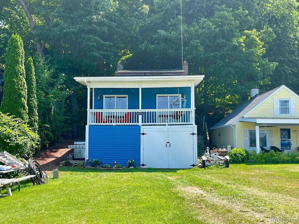 2076 Gray Park Drive Oregon Township MI 48446