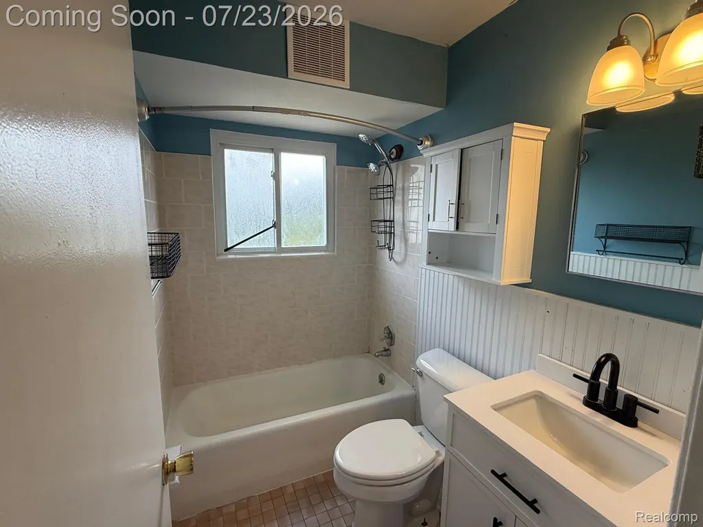 205 Shotka Street Westland City MI 48186
