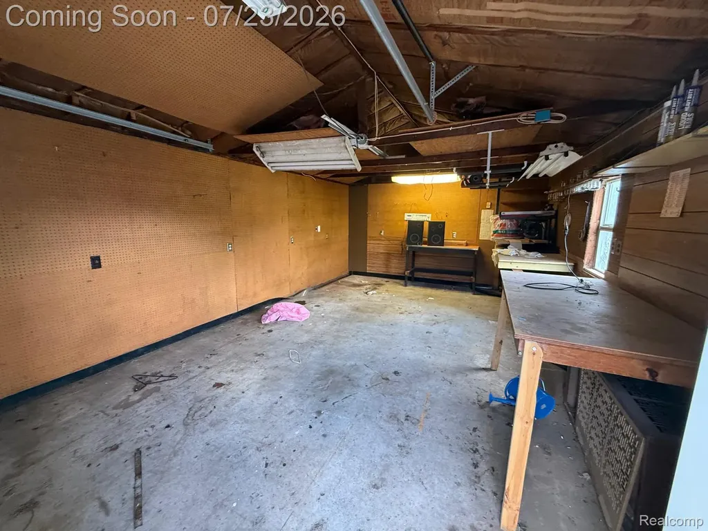 205 Shotka Street Westland City MI 48186