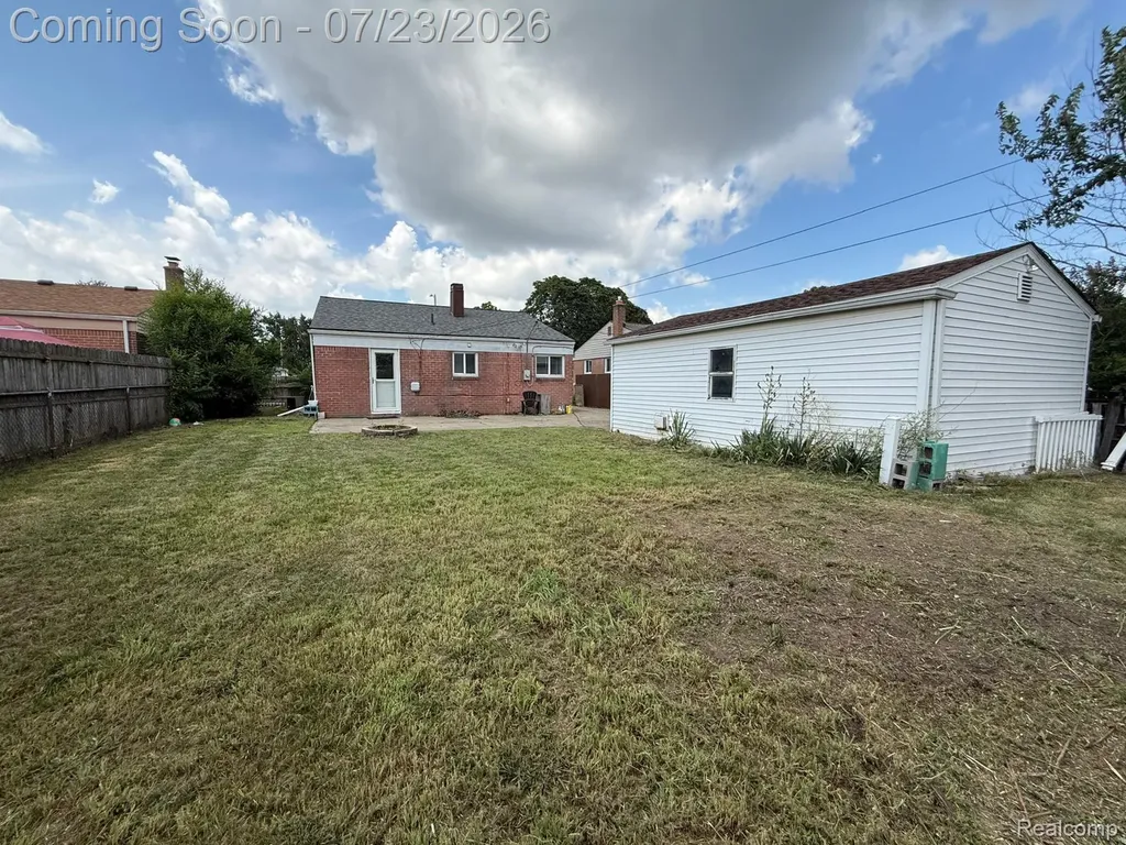 205 Shotka Street Westland City MI 48186