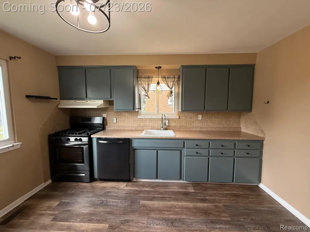 205 Shotka Street Westland City MI 48186