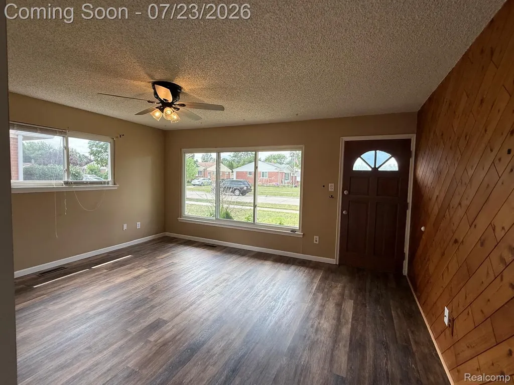 205 Shotka Street Westland City MI 48186