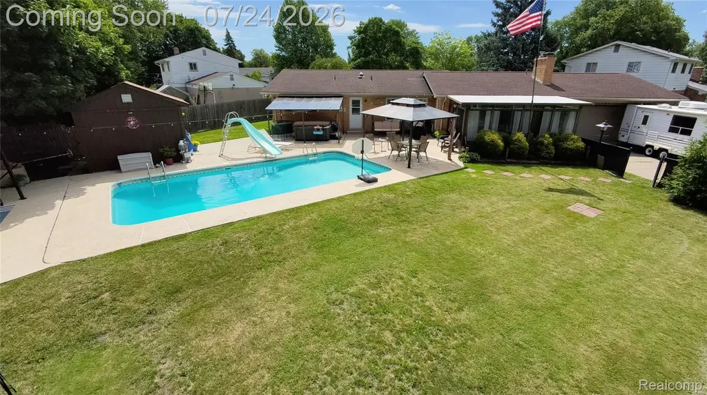 22685 Maple Court Hazel Park City MI 48030