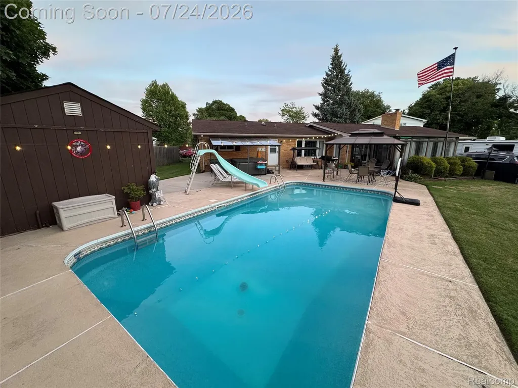 22685 Maple Court Hazel Park City MI 48030