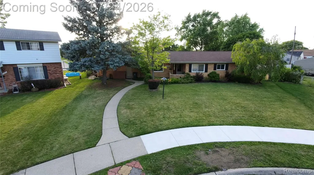22685 Maple Court Hazel Park City MI 48030
