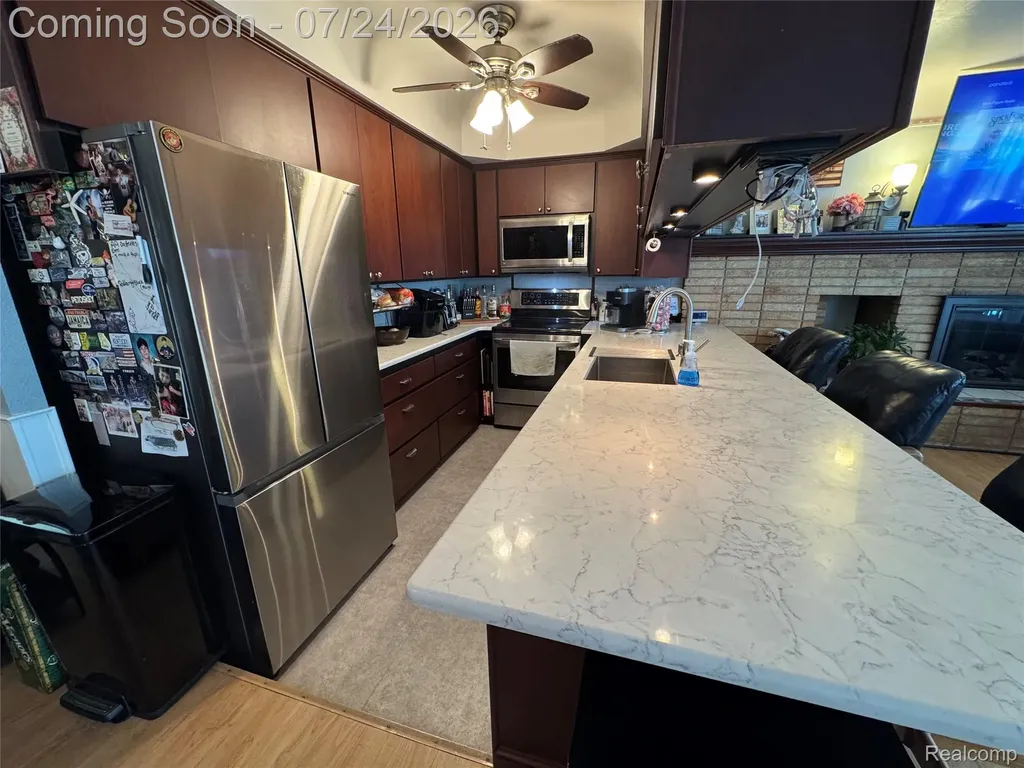 22685 Maple Court Hazel Park City MI 48030