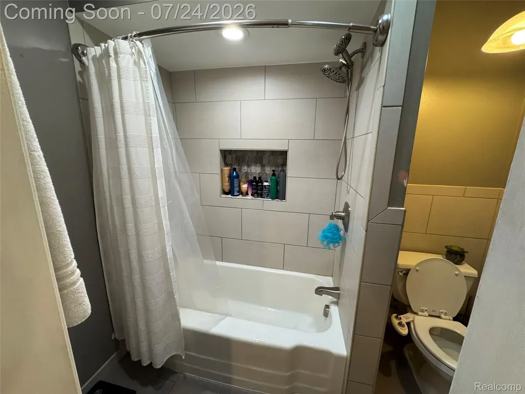22685 Maple Court Hazel Park City MI 48030