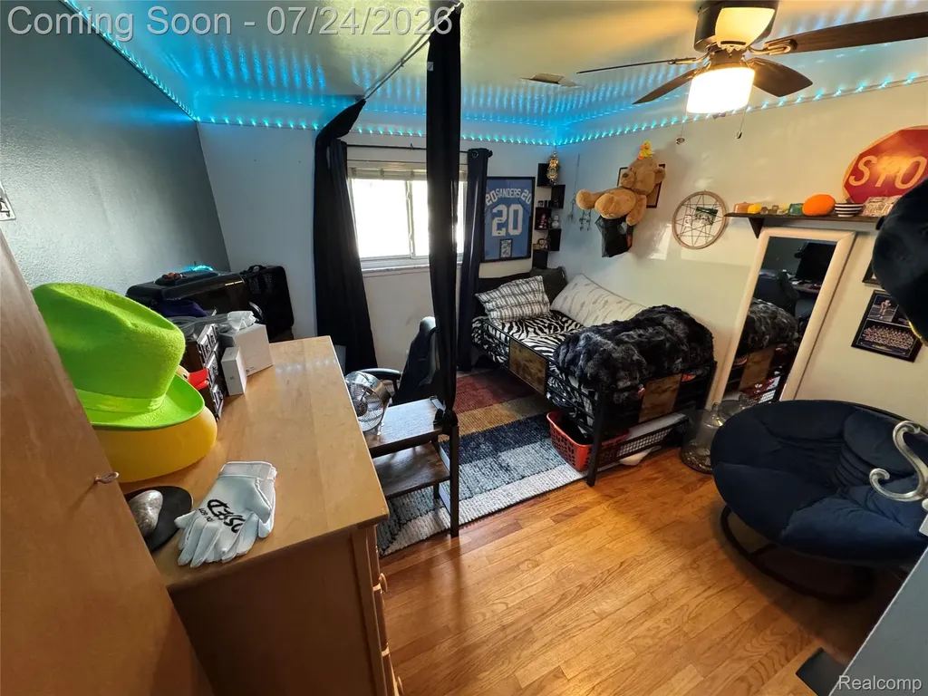 22685 Maple Court Hazel Park City MI 48030