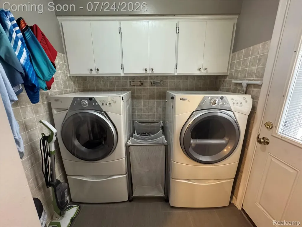 22685 Maple Court Hazel Park City MI 48030
