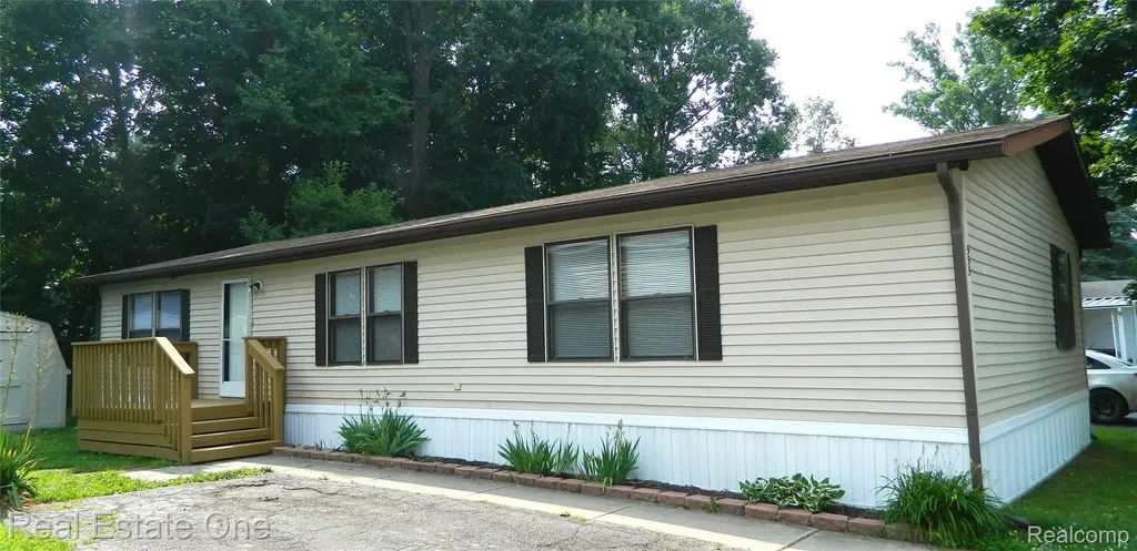 555 Turquoise Drive Northfield Township MI 48189