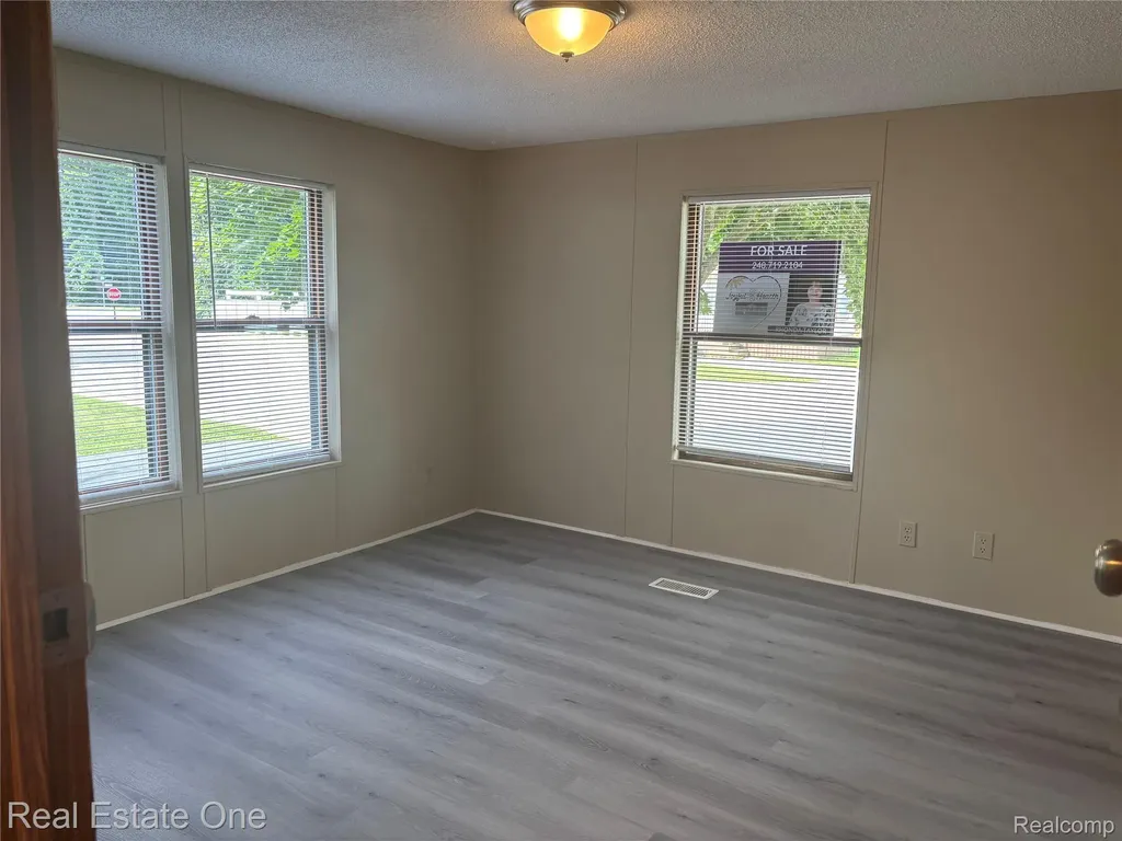 555 Turquoise Drive Northfield Township MI 48189