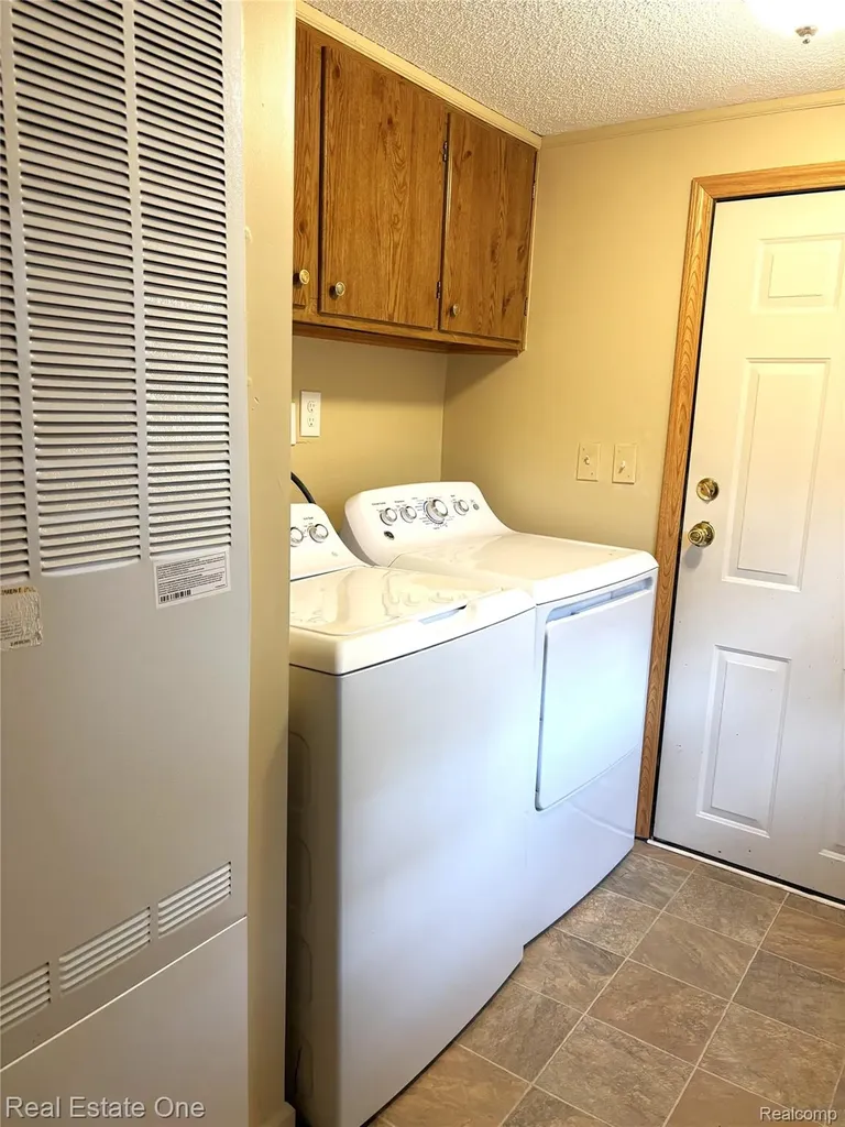 555 Turquoise Drive Northfield Township MI 48189