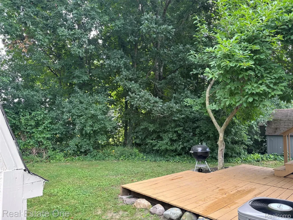 555 Turquoise Drive Northfield Township MI 48189